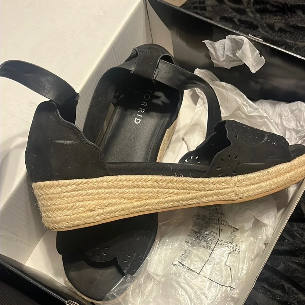 torrid Black Scallop Perforated Flat Espadrilles